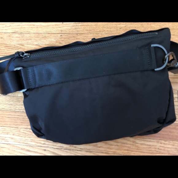 Lululemon Athletica Black Crossbody Bag - Picture 4 of 8
